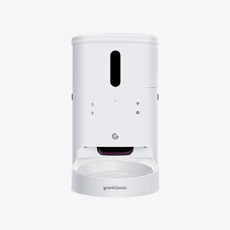 LuxNourish automatic cat and dog feeder, white body seen from the front with the food outlet | grantclassic